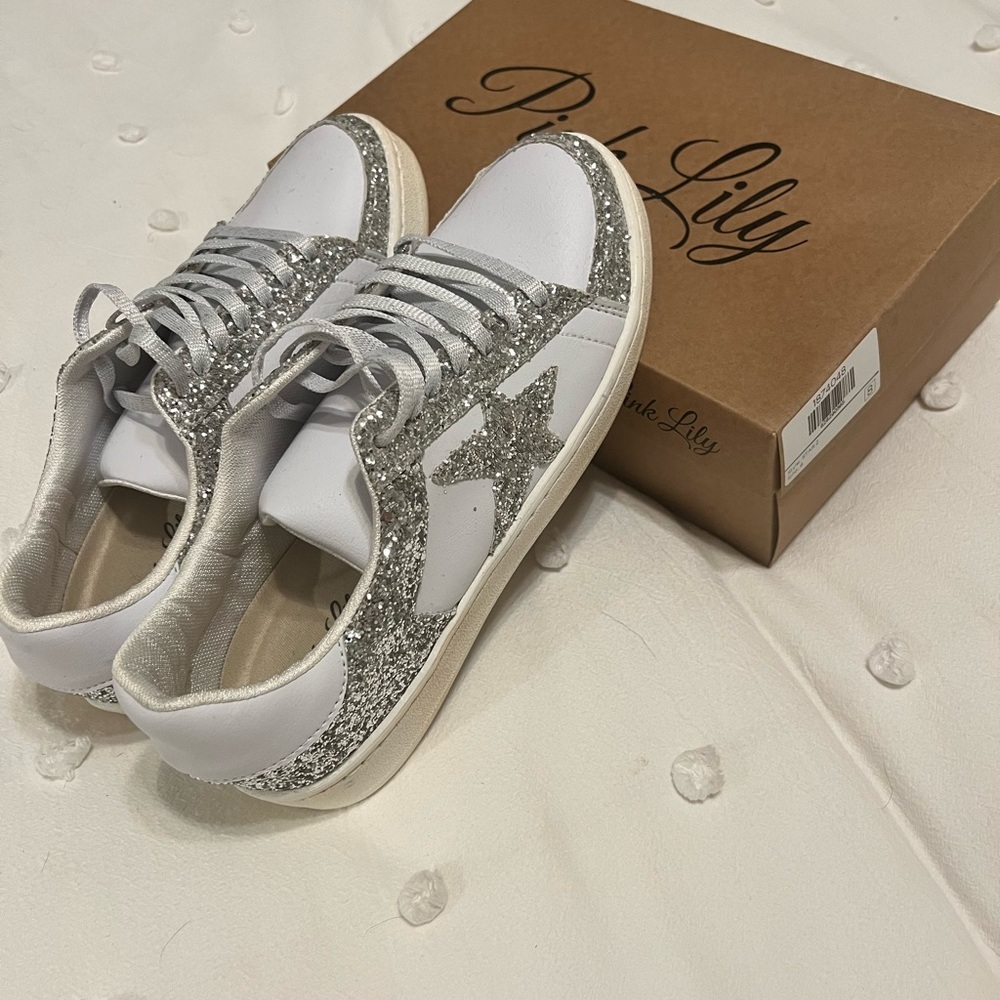 Pink Lily Silver Glitter Star shoes